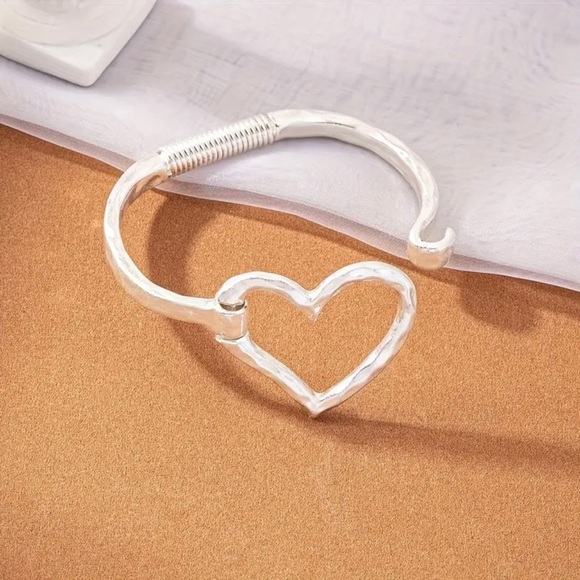 Large Unique Hollow Heart-Shaped Design Cuff Bangle Bracelet - Picture 4 of 5